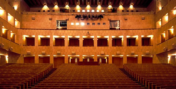Living in Lisbon - Grand Auditorium CCB